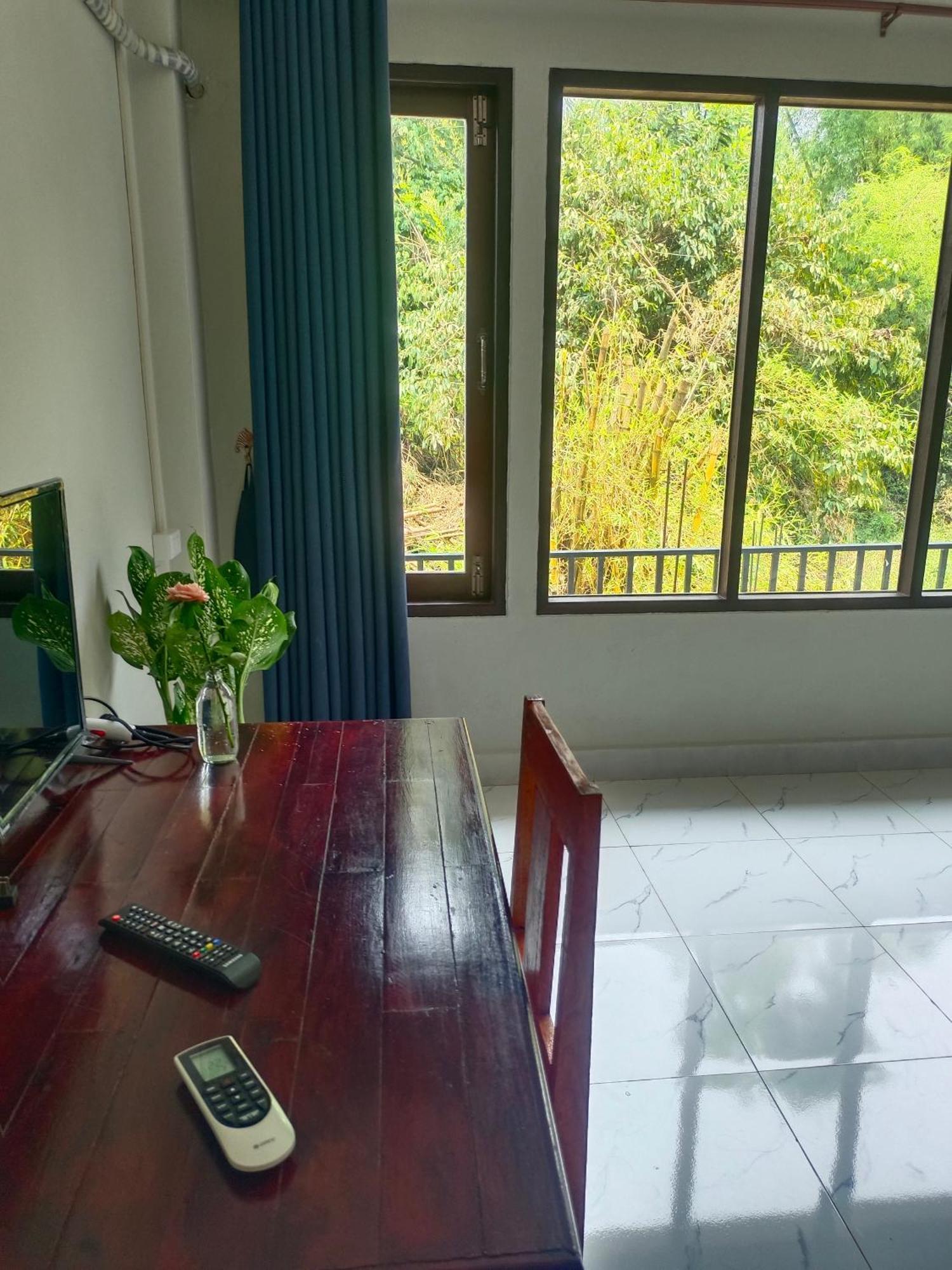 Dokchampa Hotel 万荣 外观 照片