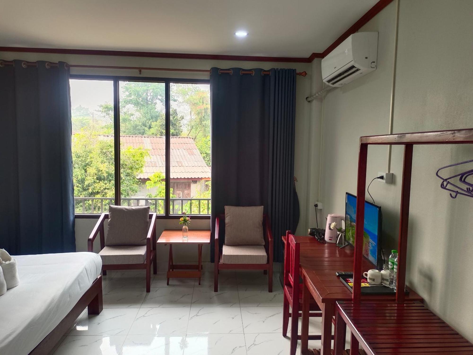 Dokchampa Hotel 万荣 外观 照片