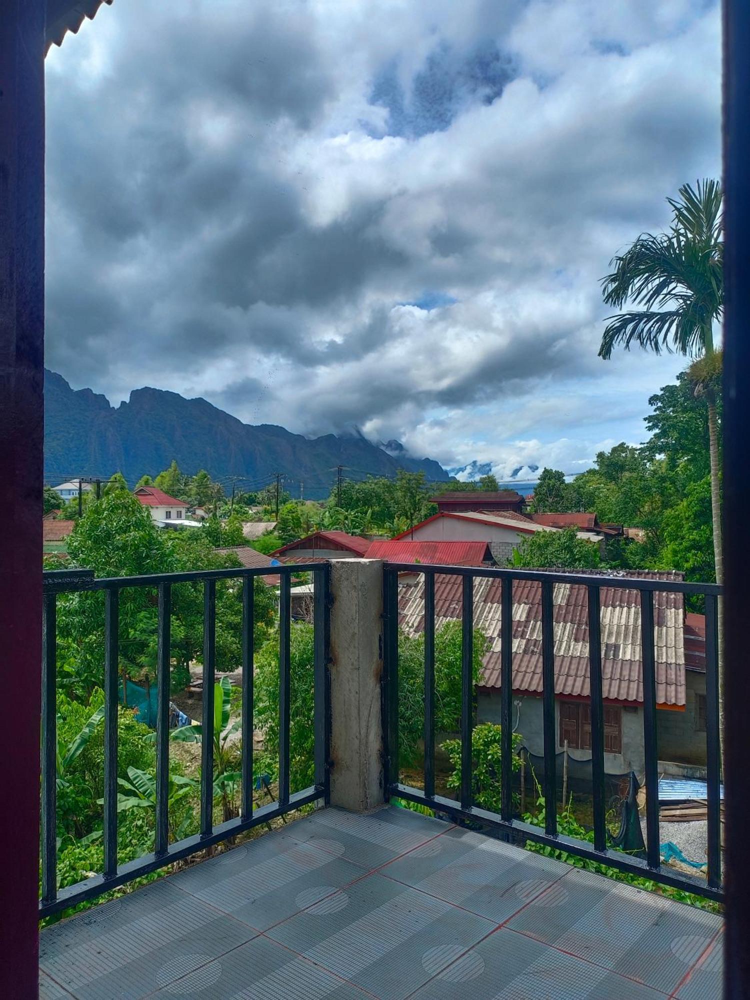 Dokchampa Hotel 万荣 外观 照片